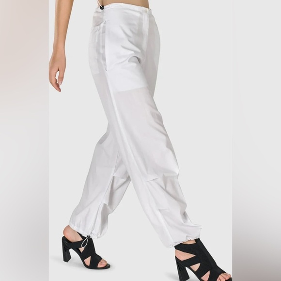 NWT URBAN LUDLOW CARGO PANTS, WHITE - Picture 2 of 15